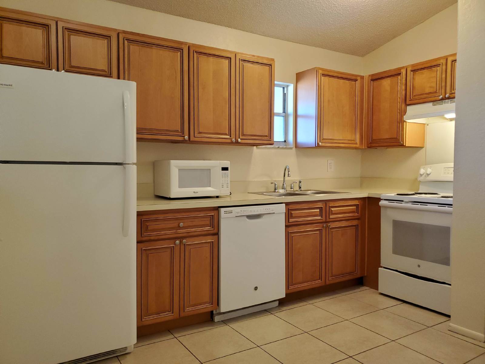 Updated 2 Bedroom 1 Bath Triplex property image