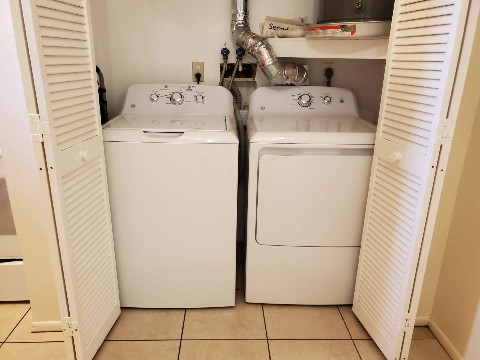 Updated 2 Bedroom 1 Bath Triplex property image