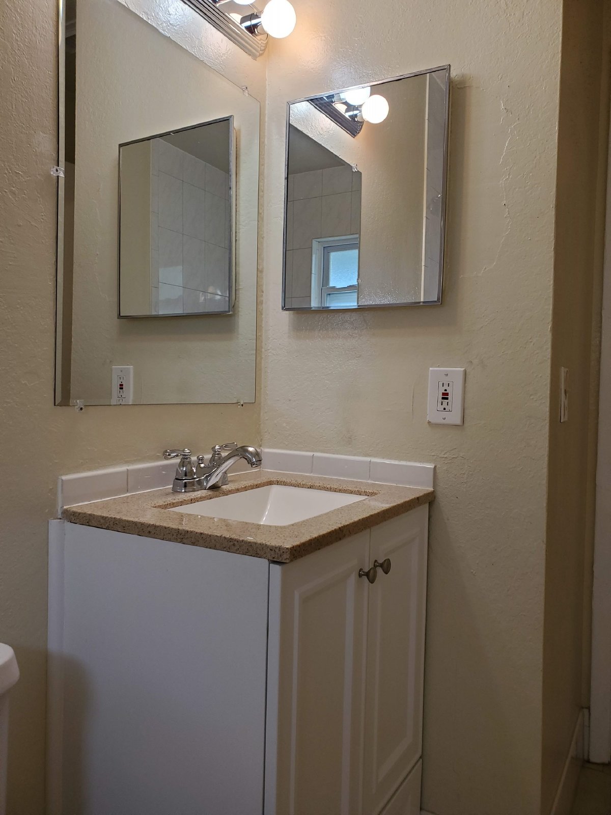 Updated 2 Bedroom 1 Bath Triplex property image