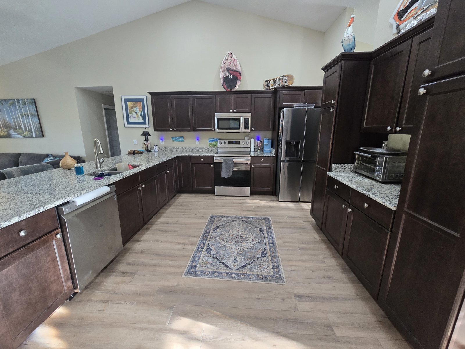 Beautiful 3/2/2 In Royal Highlands property image