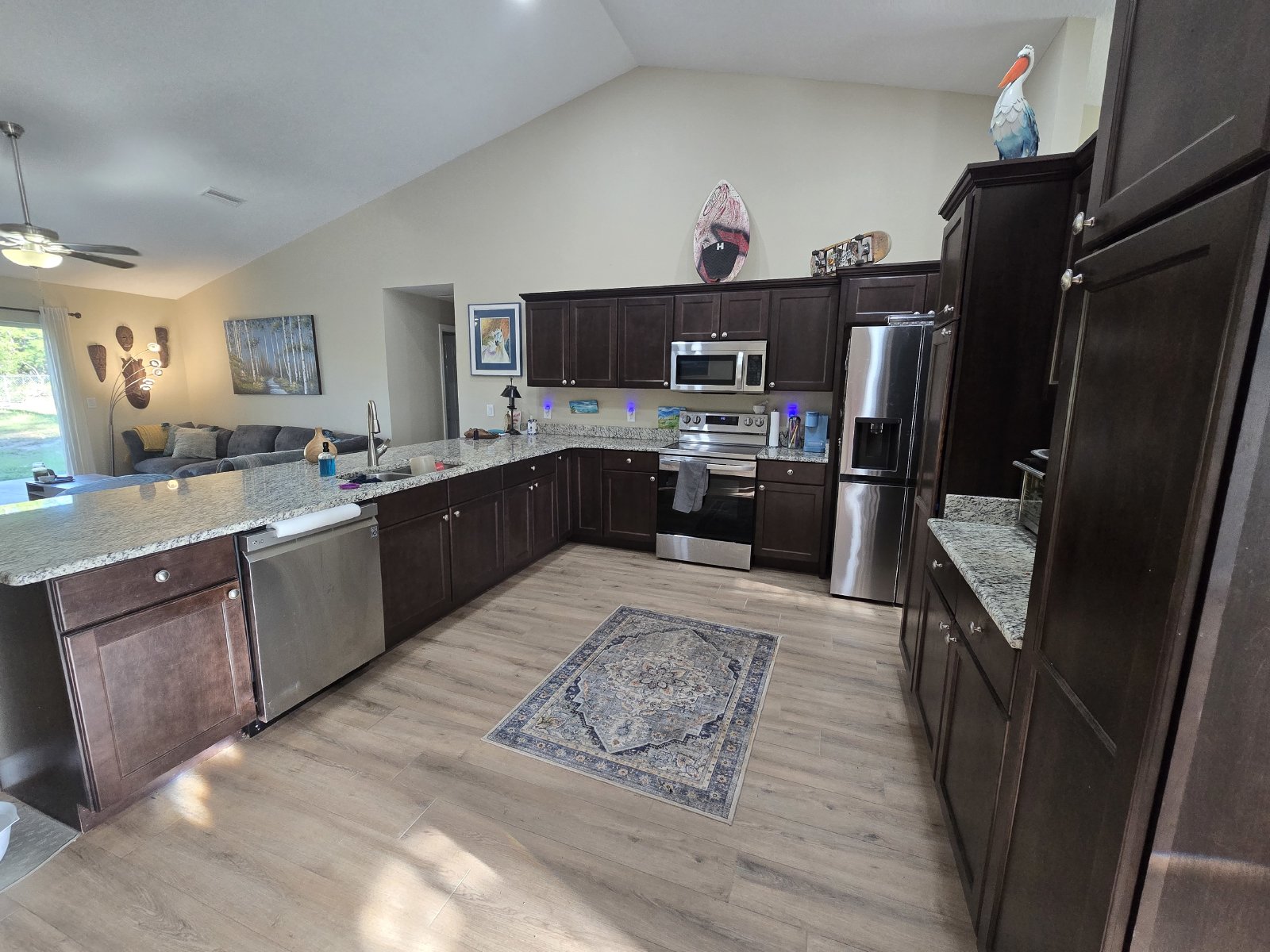 Beautiful 3/2/2 In Royal Highlands property image