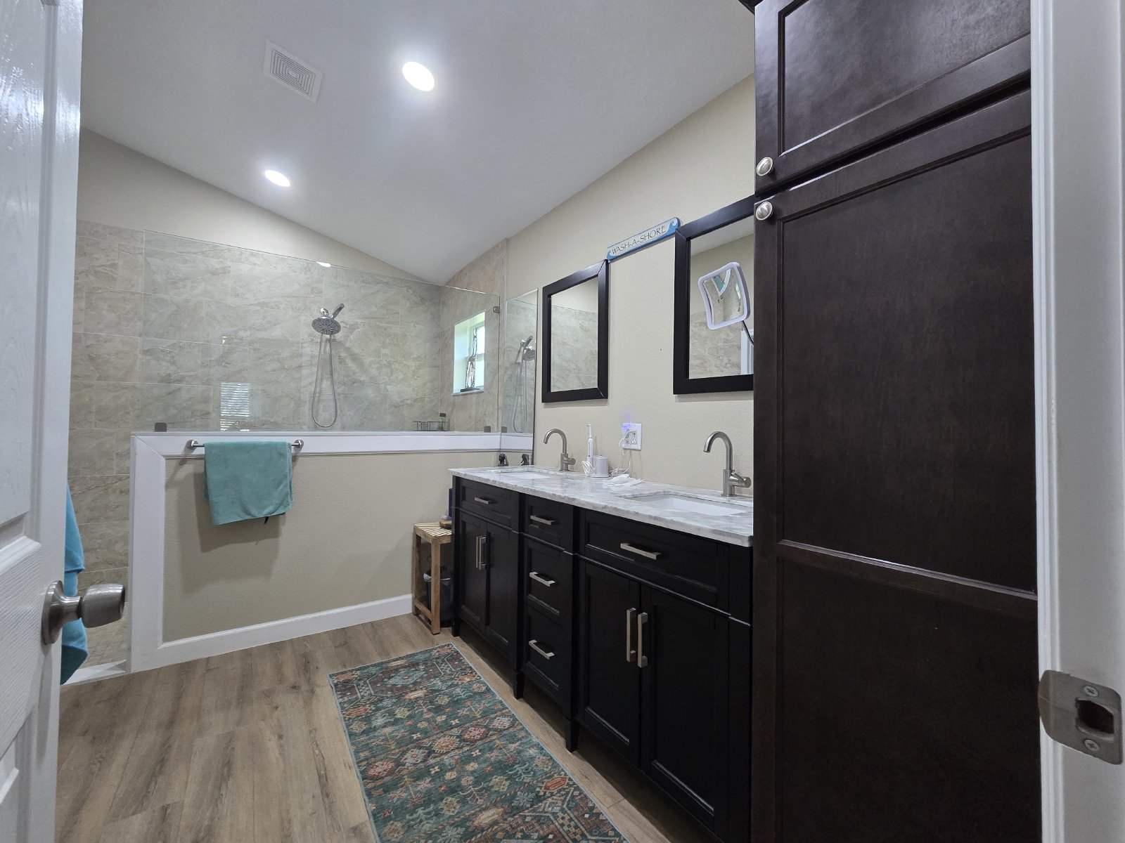 Beautiful 3/2/2 In Royal Highlands property image