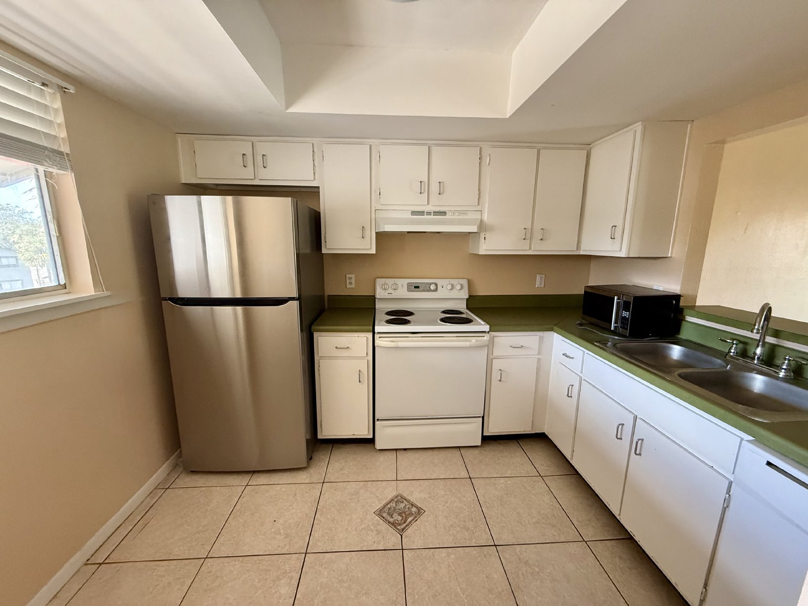 Bed 1.5 Bath 3rd Floor Condo App Fee Waived with Approved Application property image