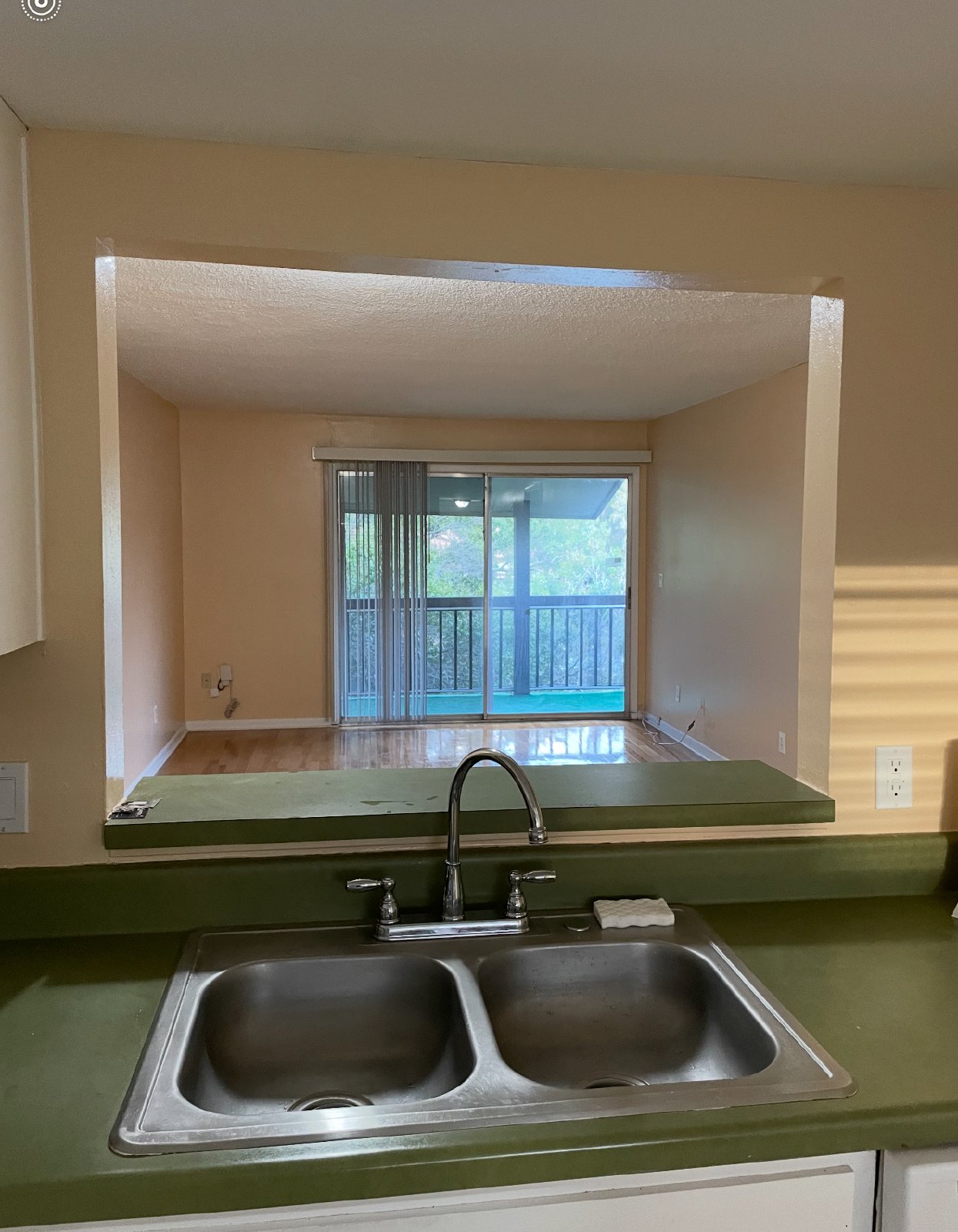 Bed 1.5 Bath 3rd Floor Condo App Fee Waived with Approved Application property image