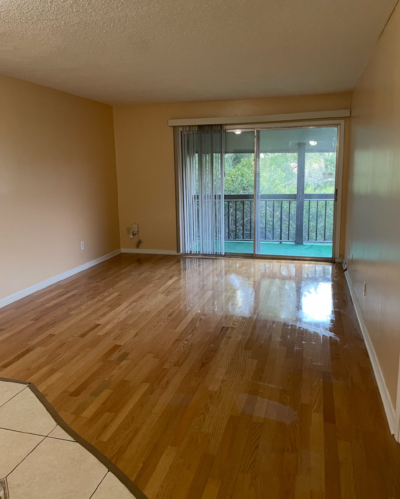 Bed 1.5 Bath 3rd Floor Condo App Fee Waived with Approved Application property image