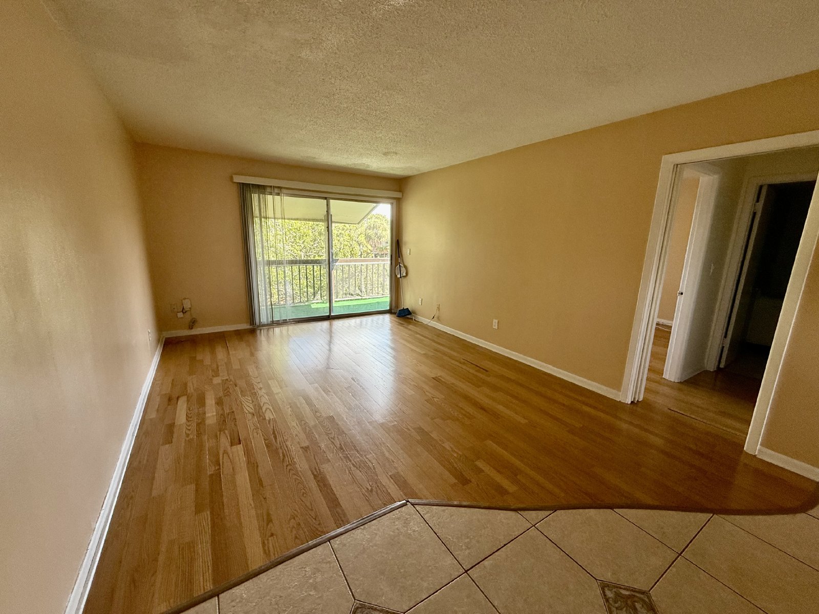 Bed 1.5 Bath 3rd Floor Condo App Fee Waived with Approved Application property image