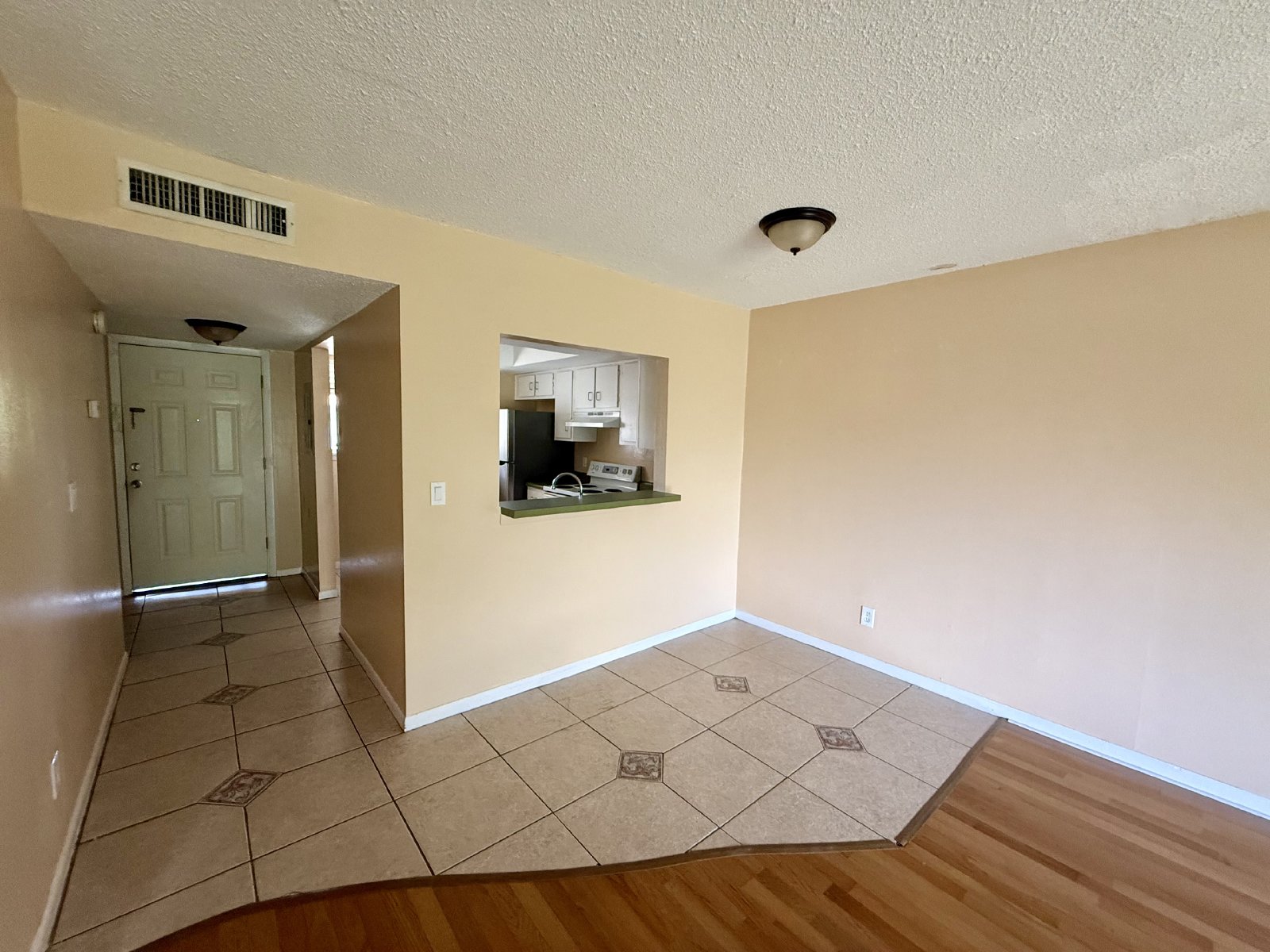 Bed 1.5 Bath 3rd Floor Condo App Fee Waived with Approved Application property image