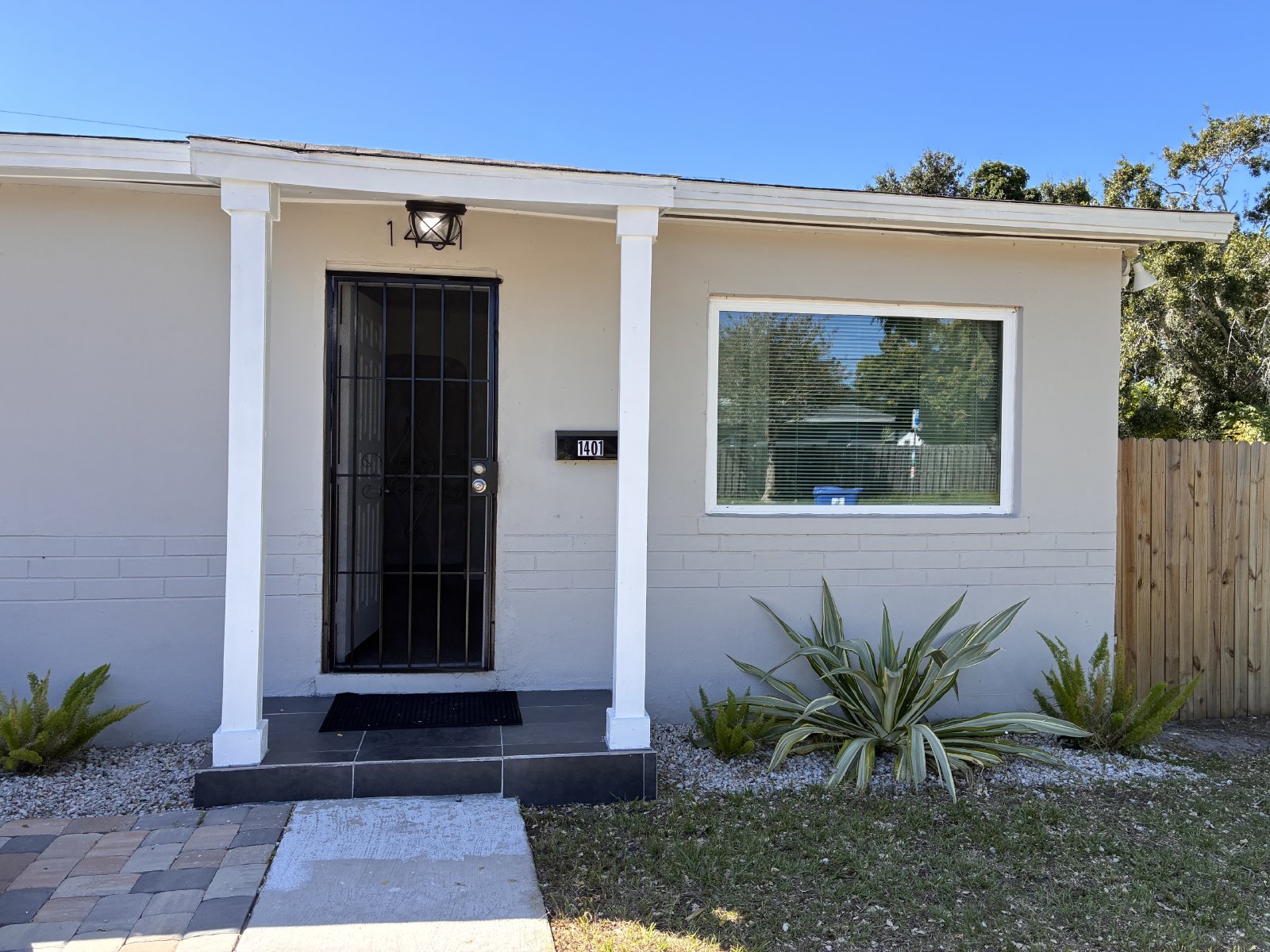 Move In Ready 2/1 In The Heart Of St. Pete property image