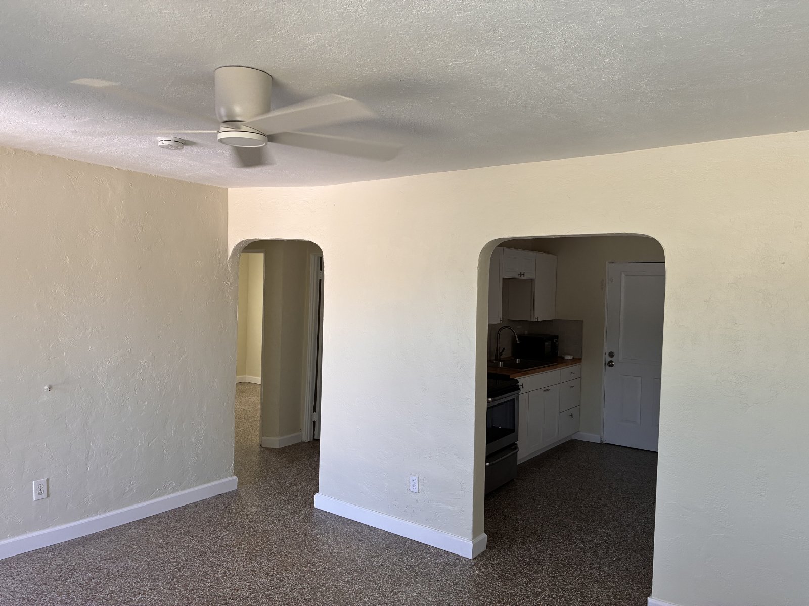 Move In Ready 2/1 In The Heart Of St. Pete property image