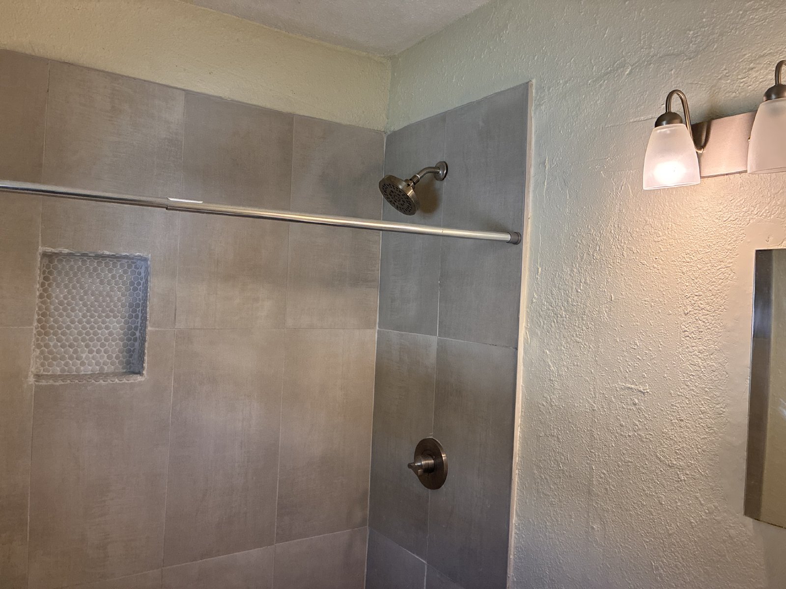 1/1 with bonus room property image