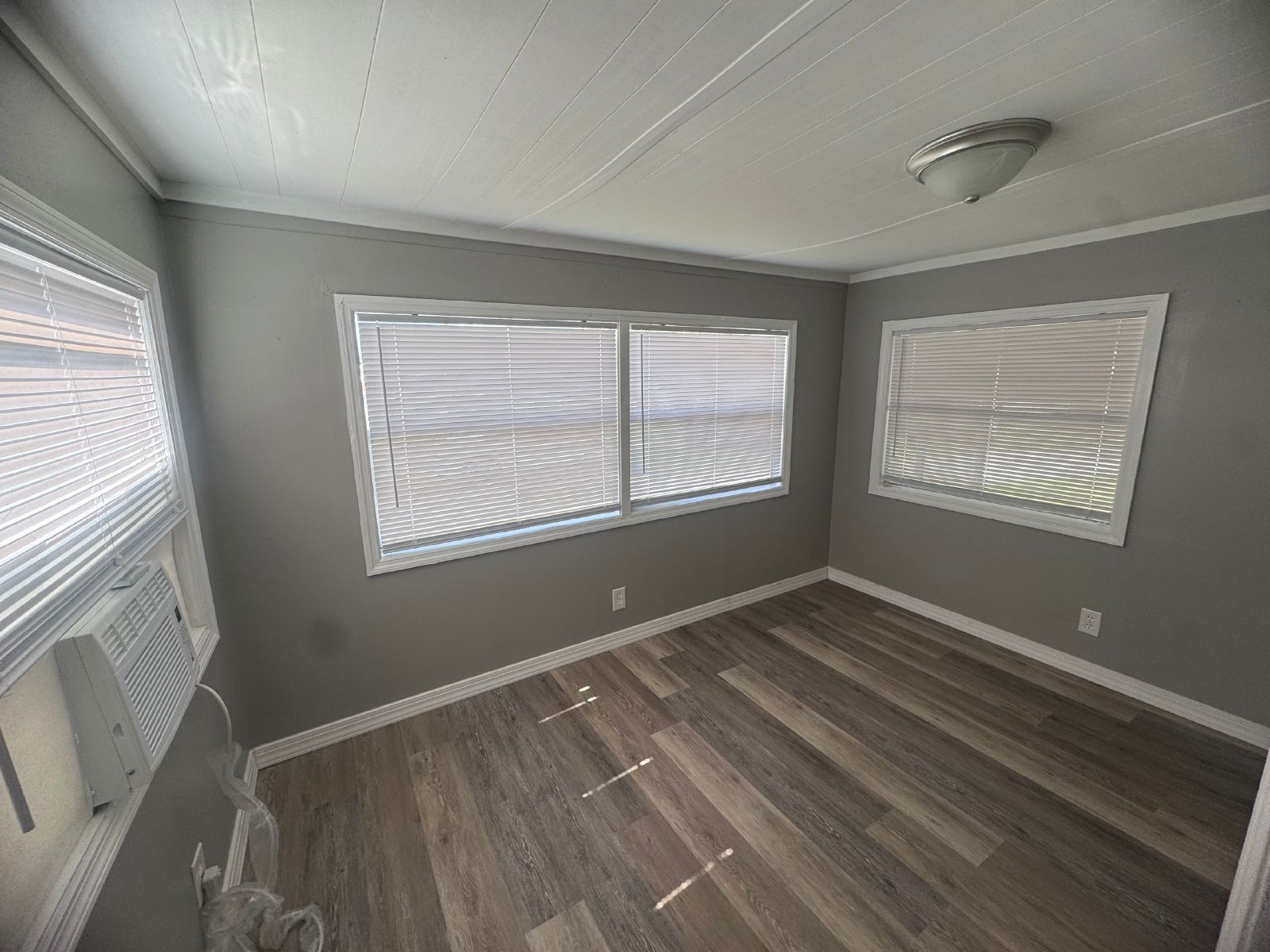 Charming 2 Bedroom 1 Bath Mobile Home In Brooksville property image