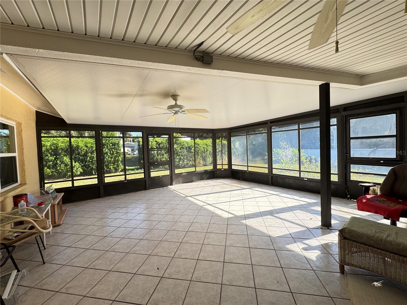 Beautiful 3/2/2 With Screened Lanai On Cul-de-sac property image