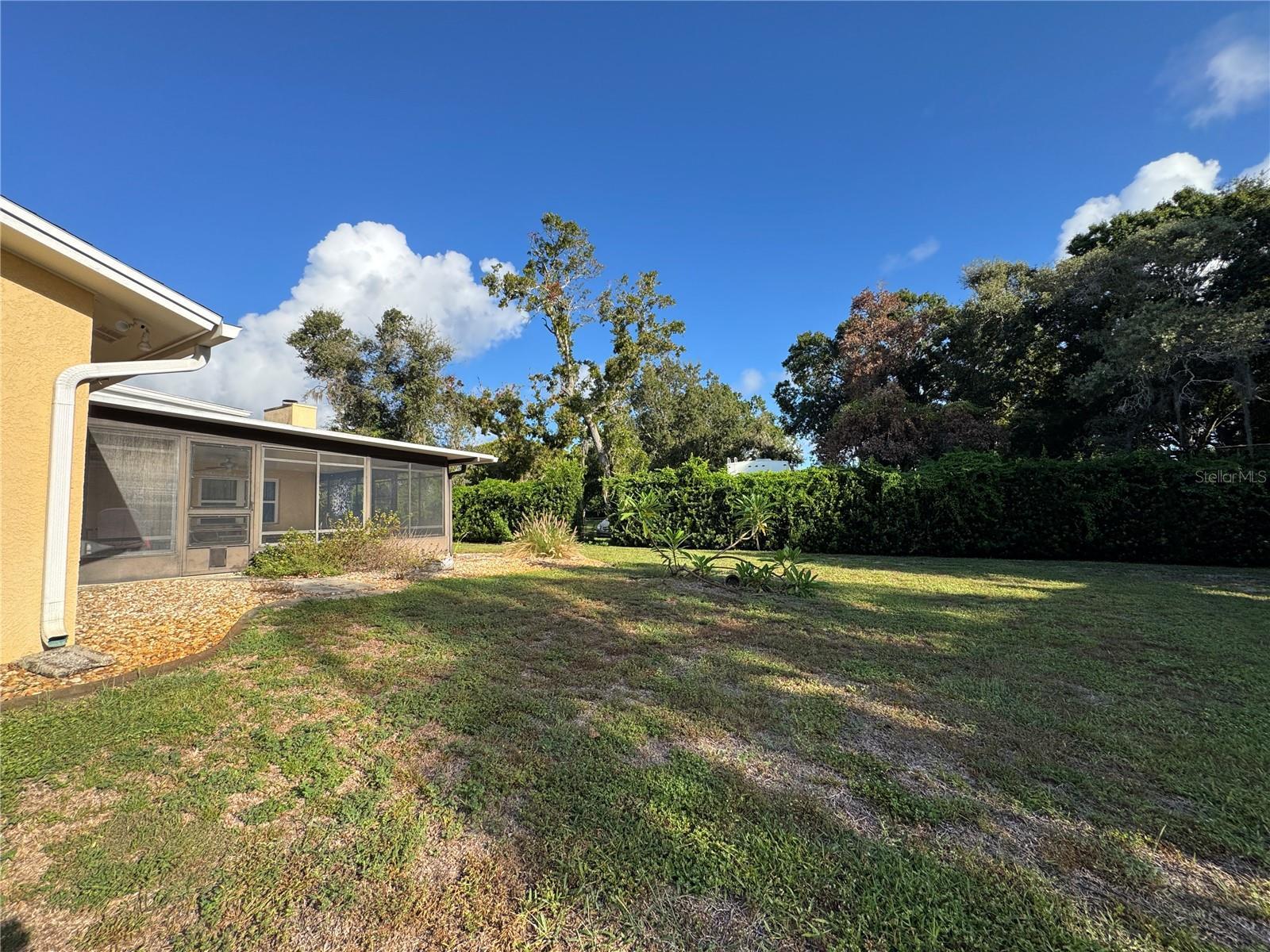 Beautiful 3/2/2 With Screened Lanai On Cul-de-sac property image