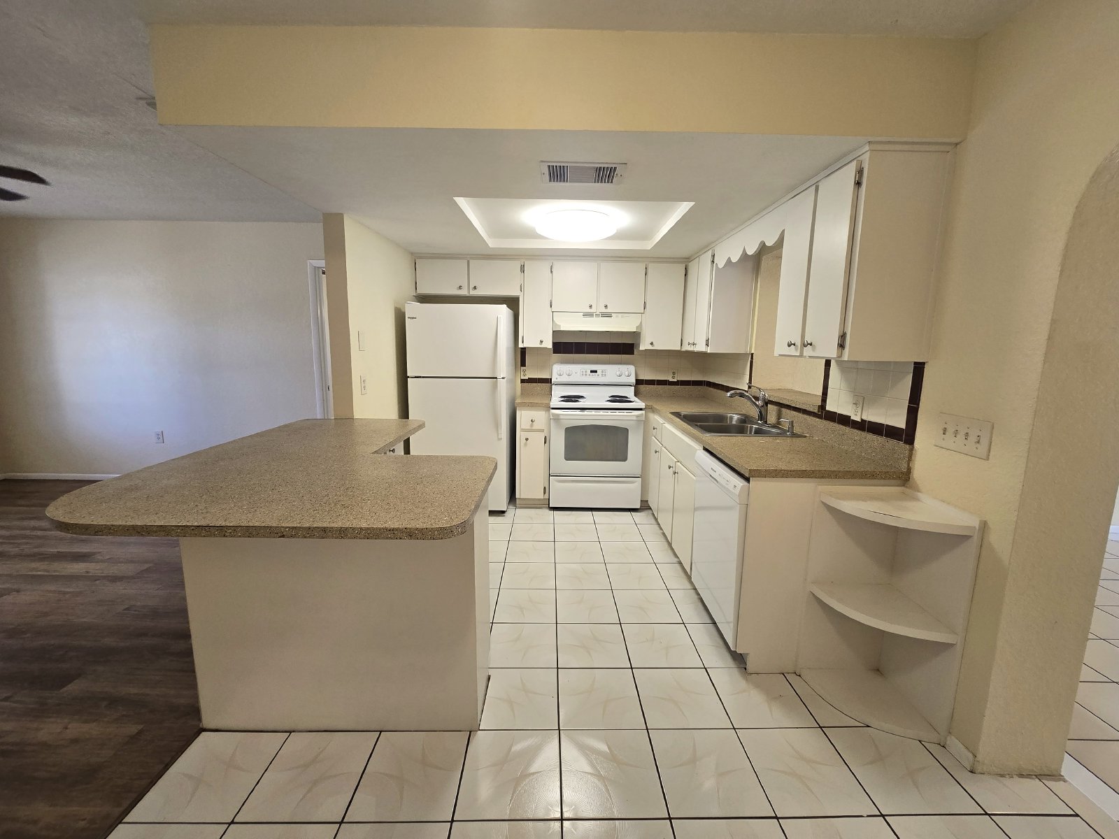 3/2/1/CP Available Now in Spring Hill! property image