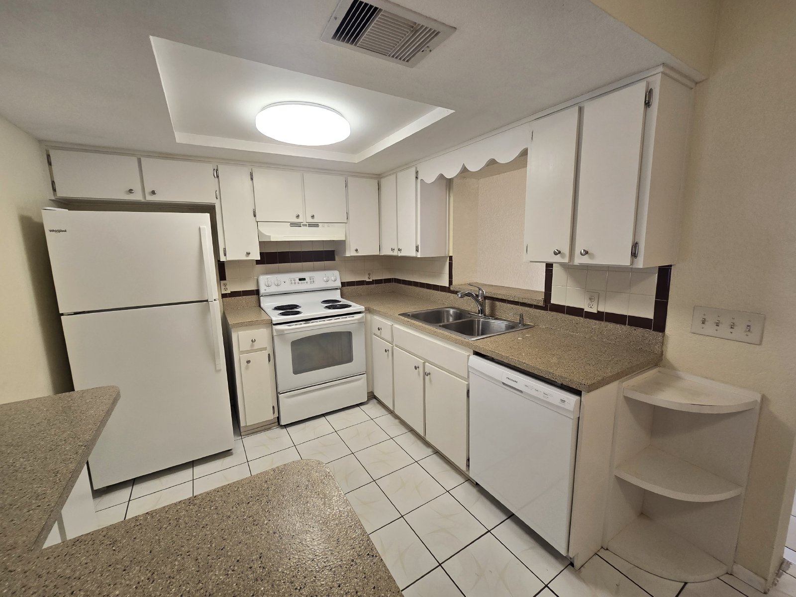 3/2/1/CP Available Now in Spring Hill! property image