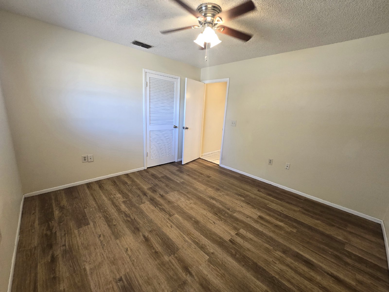 3/2/1/CP Available Now in Spring Hill! property image