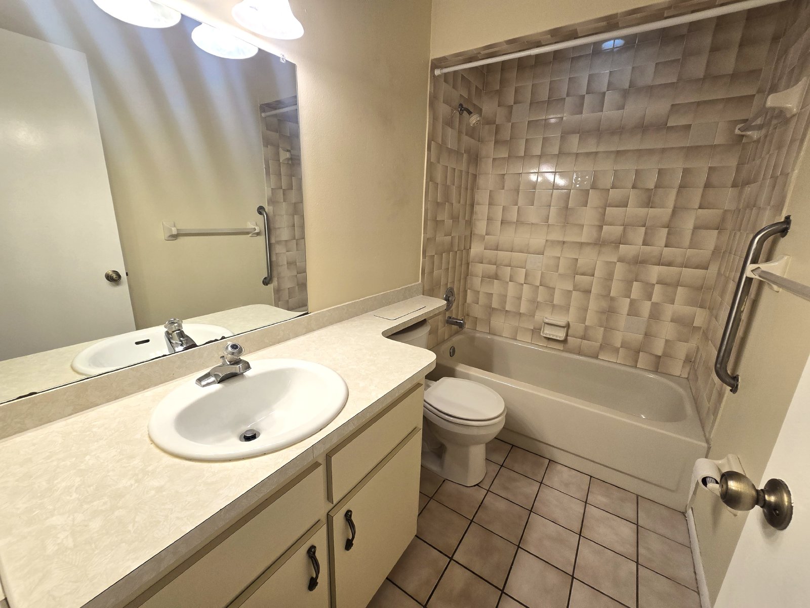 3/2/1/CP Available Now in Spring Hill! property image