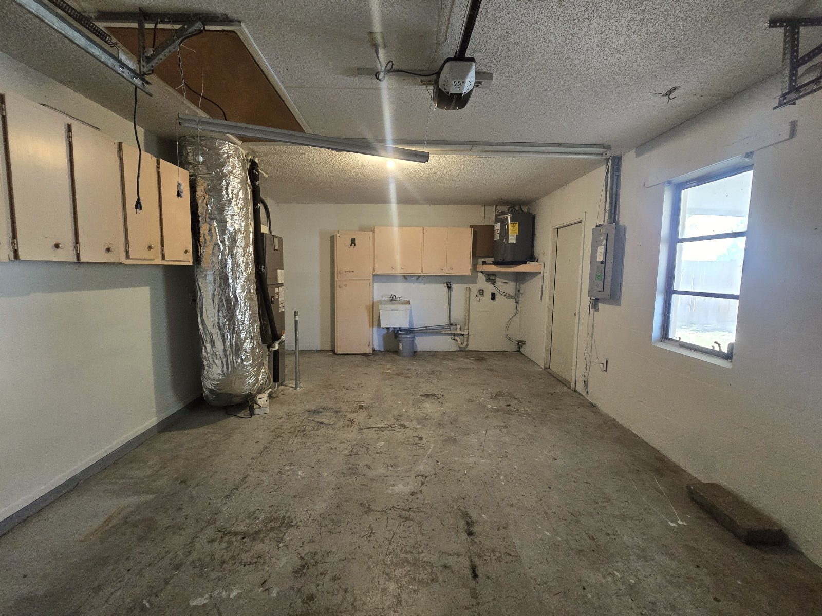 3/2/1/CP Available Now in Spring Hill! property image