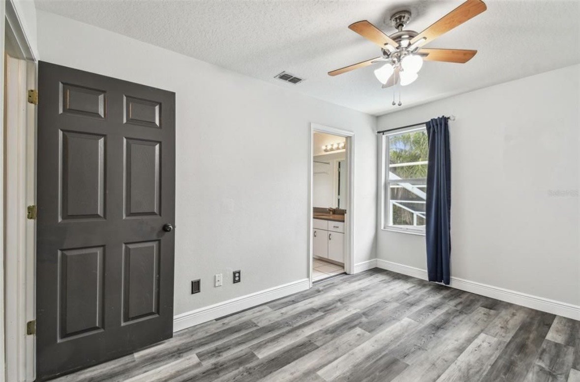 Gorgeous! Tampa Palms 4/3.5/2 Pool Home. property image