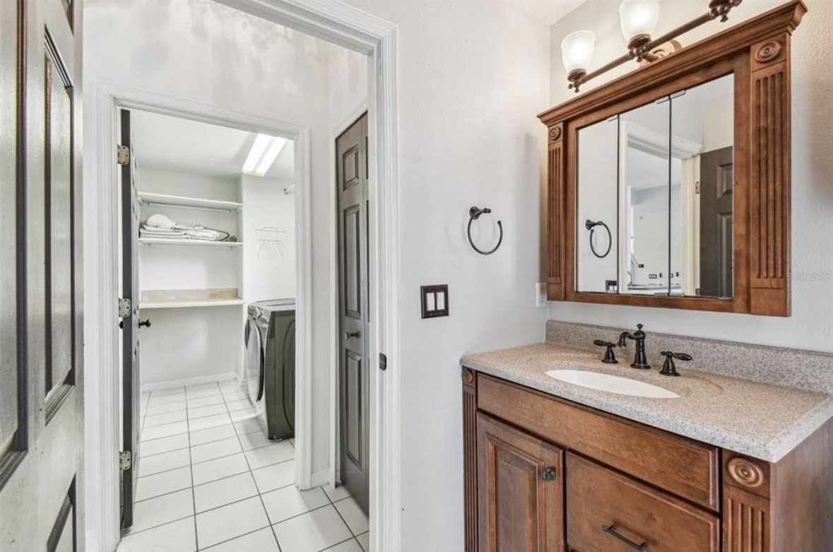 Gorgeous! Tampa Palms 4/3.5/2 Pool Home. property image