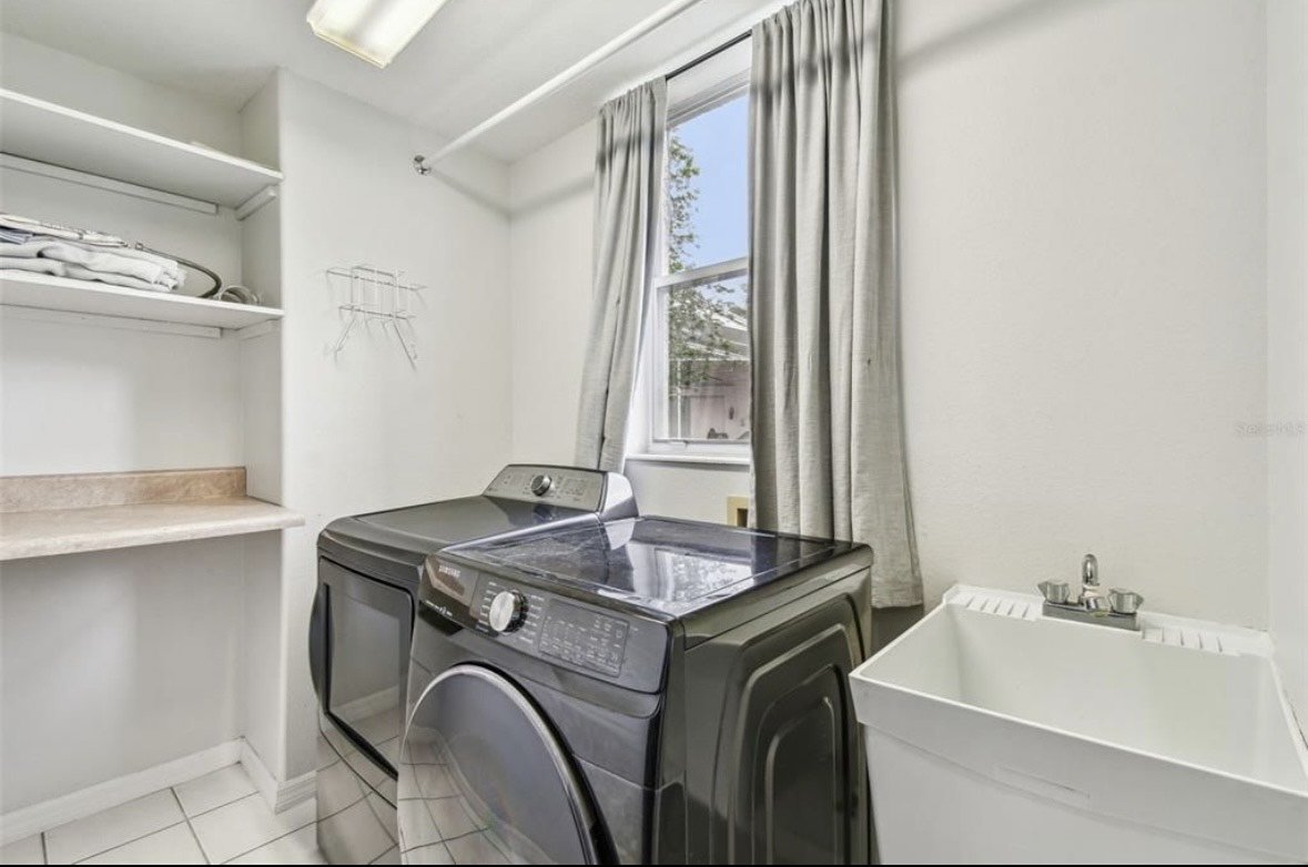 Gorgeous! Tampa Palms 4/3.5/2 Pool Home. property image