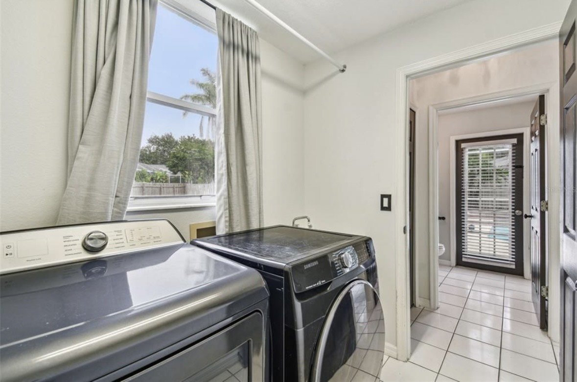 Gorgeous! Tampa Palms 4/3.5/2 Pool Home. property image