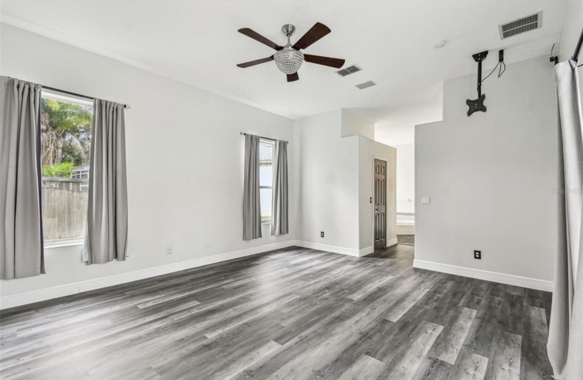 Gorgeous! Tampa Palms 4/3.5/2 Pool Home. property image