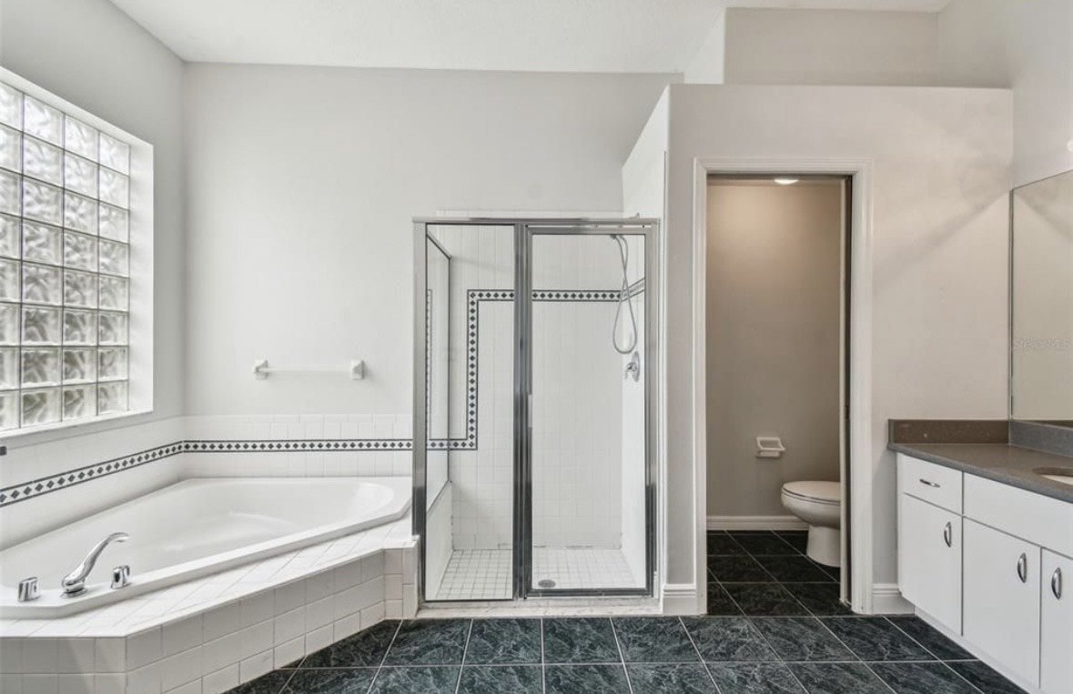 Gorgeous! Tampa Palms 4/3.5/2 Pool Home. property image