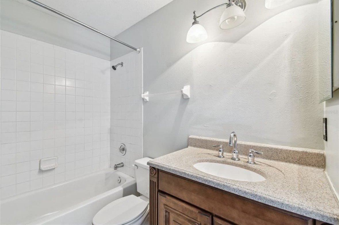 Gorgeous! Tampa Palms 4/3.5/2 Pool Home. property image