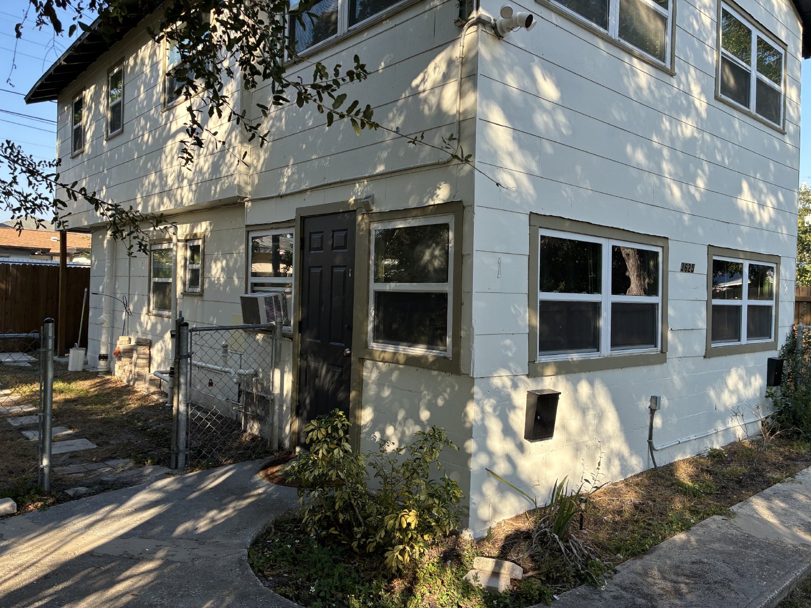 Downstairs Studio With Bonus Room property image