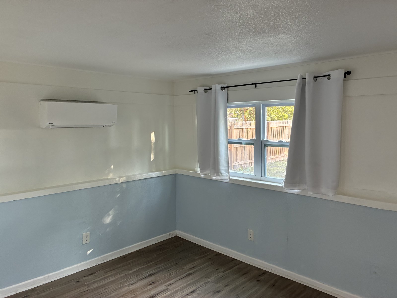 Downstairs Studio With Bonus Room property image