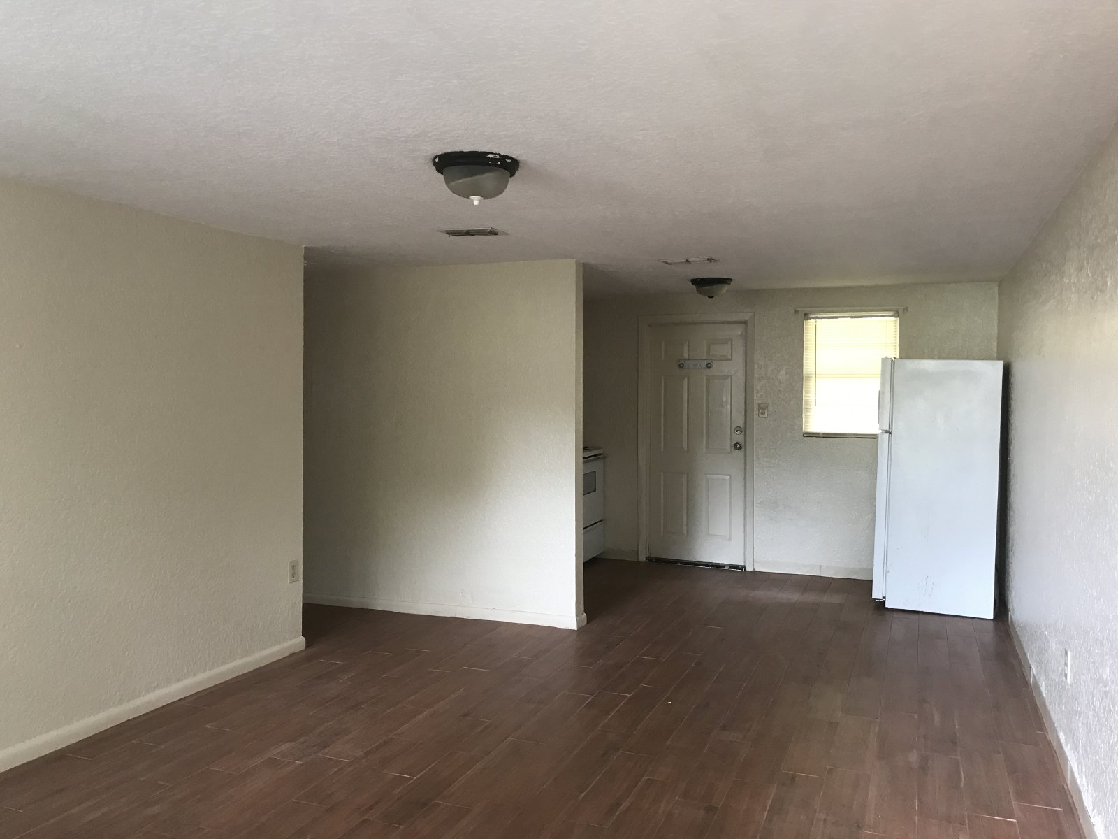 2/1 Duplex On Quiet Dead End Street property image