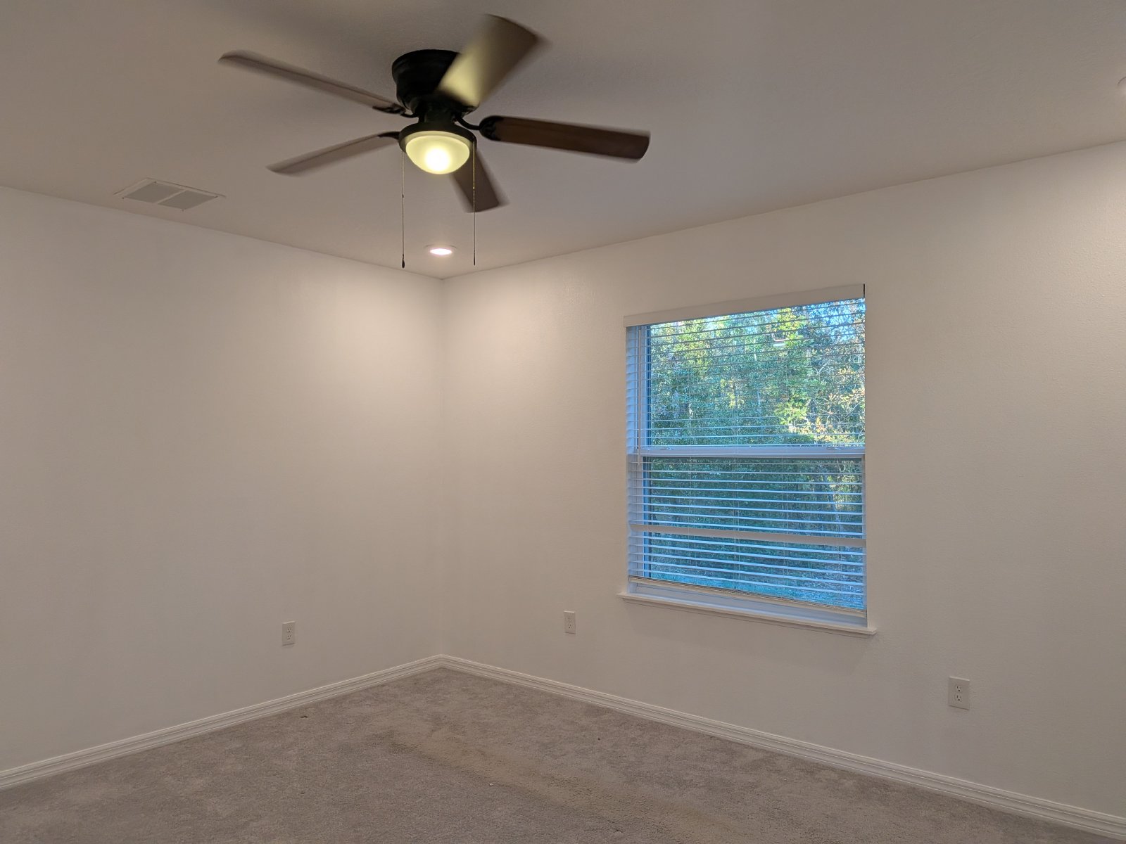 Nice 4/2 On Half Acre in Weeki Wachee property image