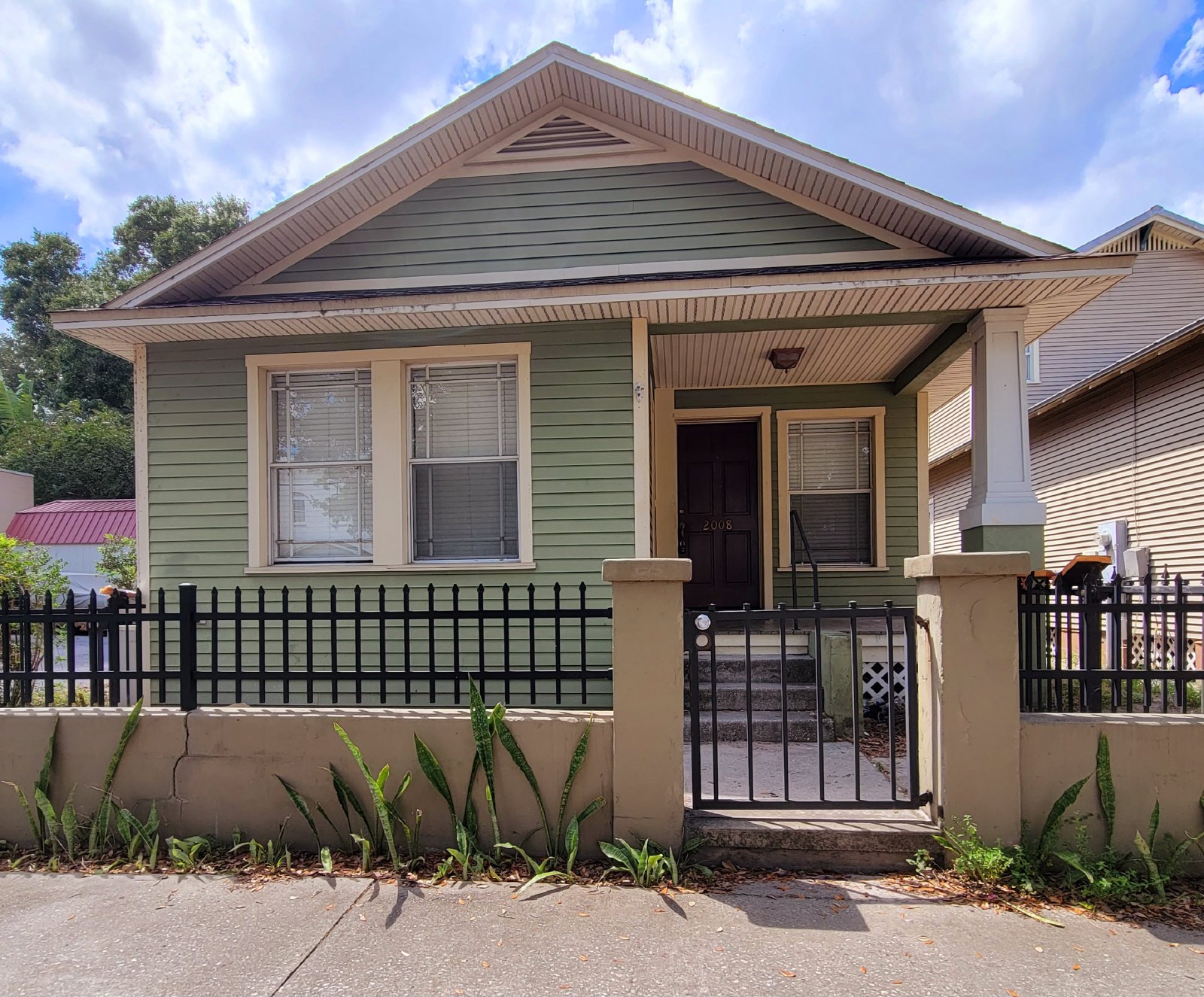 3/2 In Old West Tampa With Off Street Parking property image