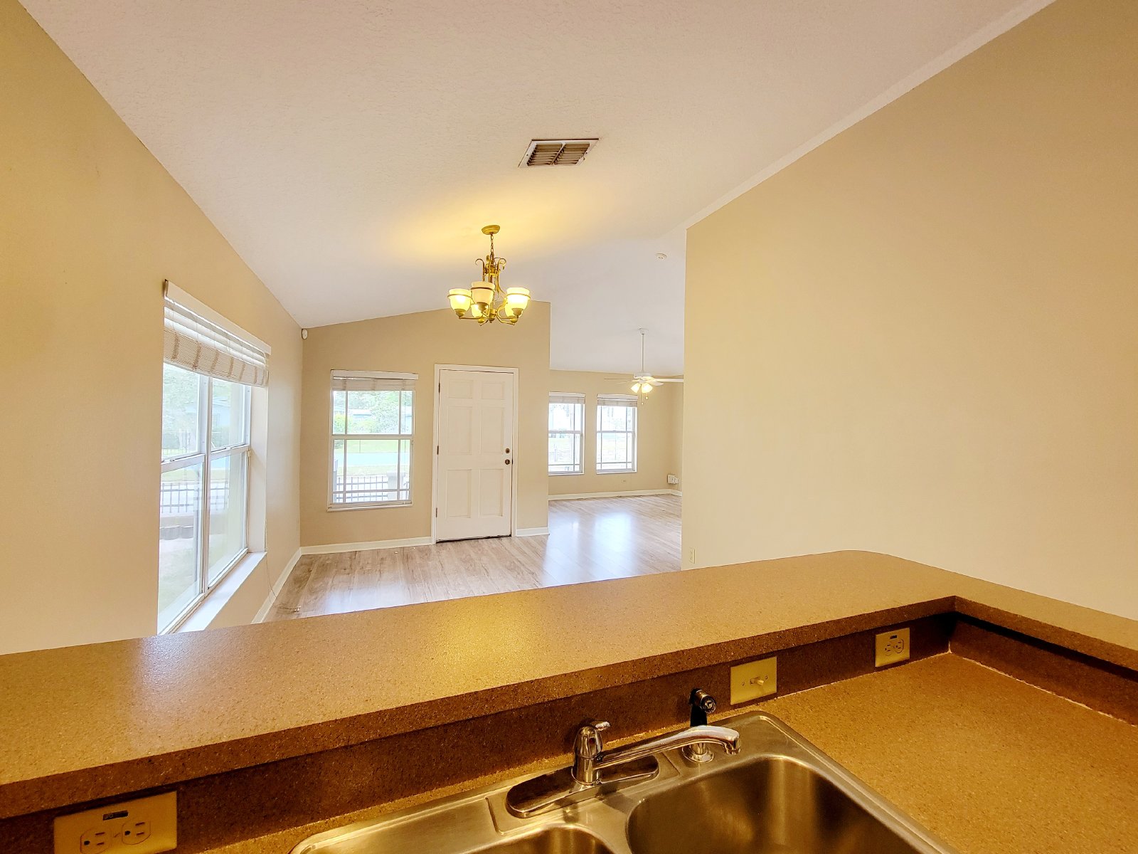 3/2 In Old West Tampa With Off Street Parking property image