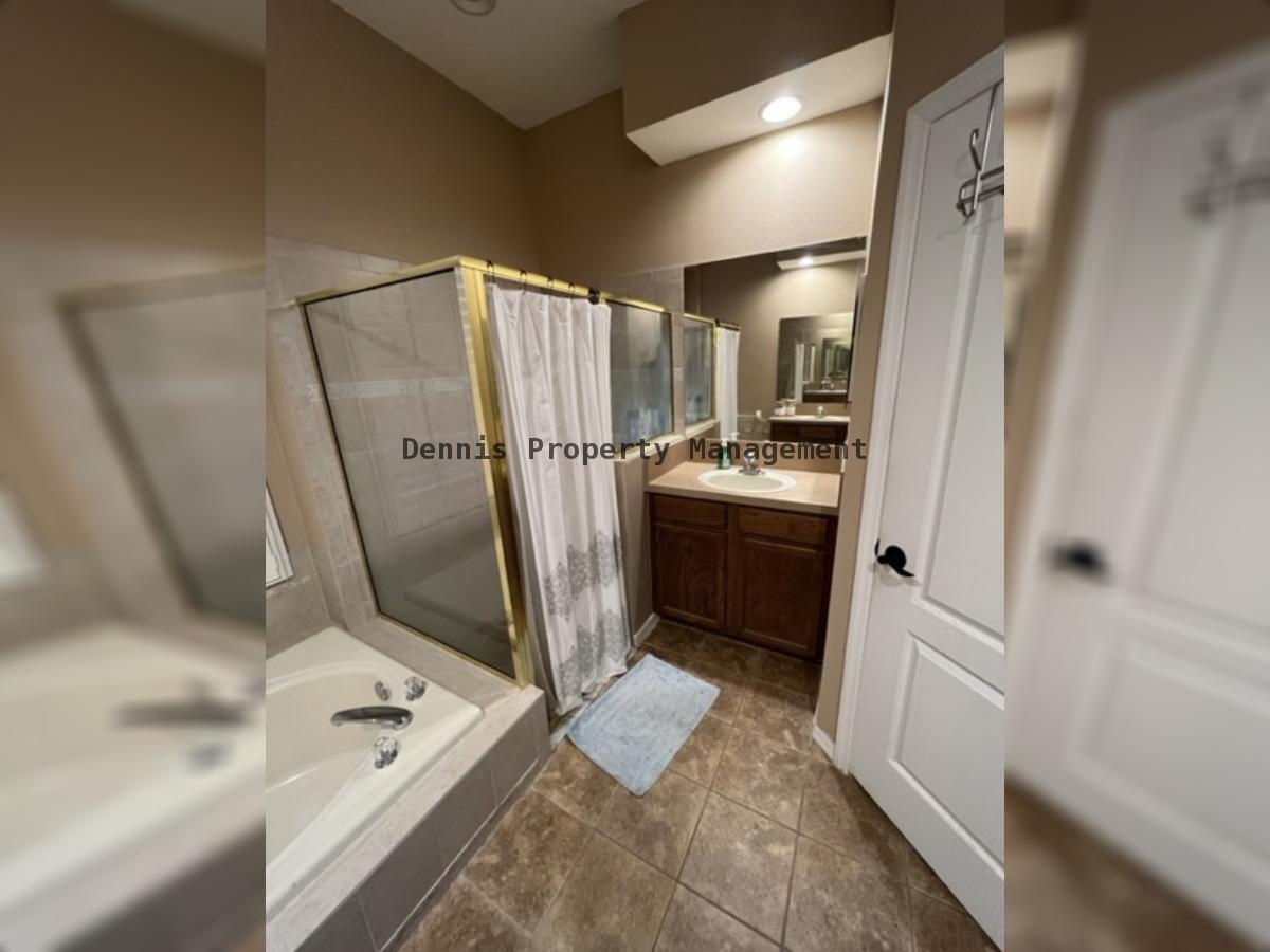 Fully Fenced 4br/3ba Pool Home For Rent Located In Valencia Gardens property image