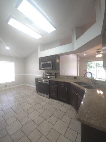 Large 4/2 In Tampa- Andover property image