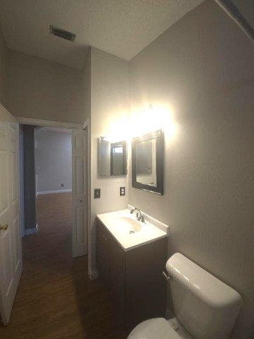 Large 4/2 In Tampa- Andover property image