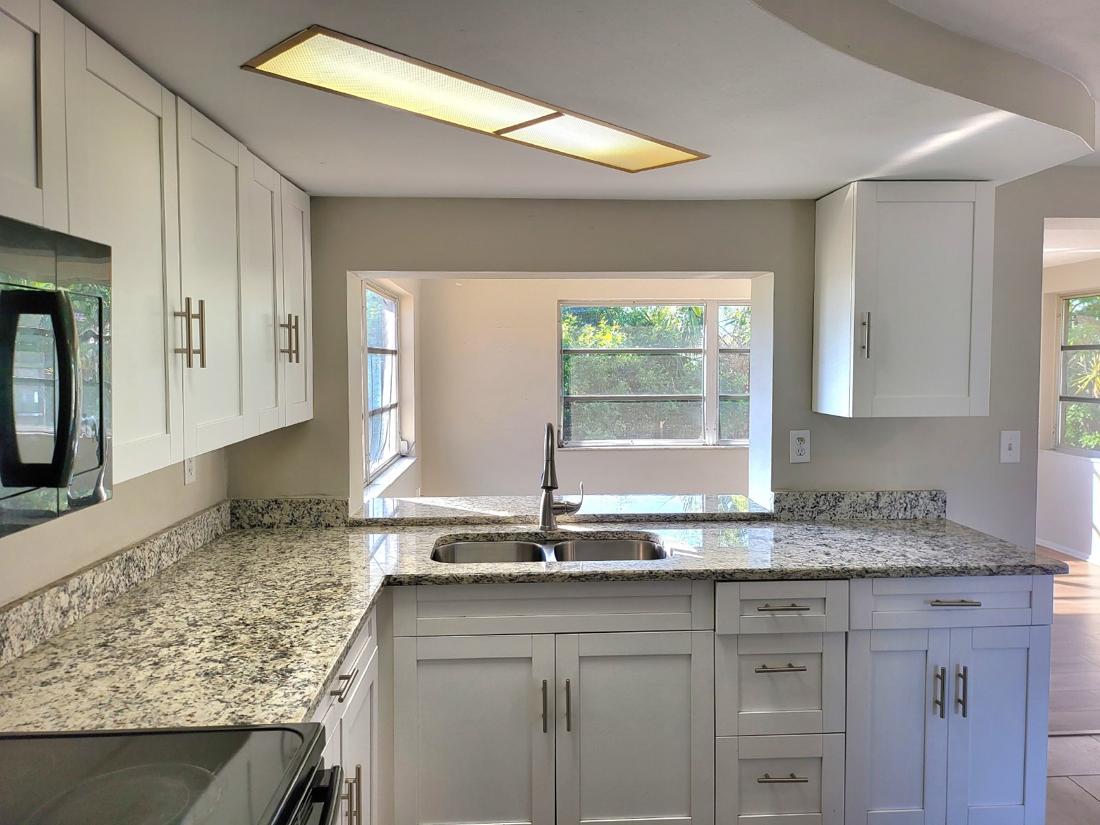 Newly Renovated Beautiful 2/2/1. property image