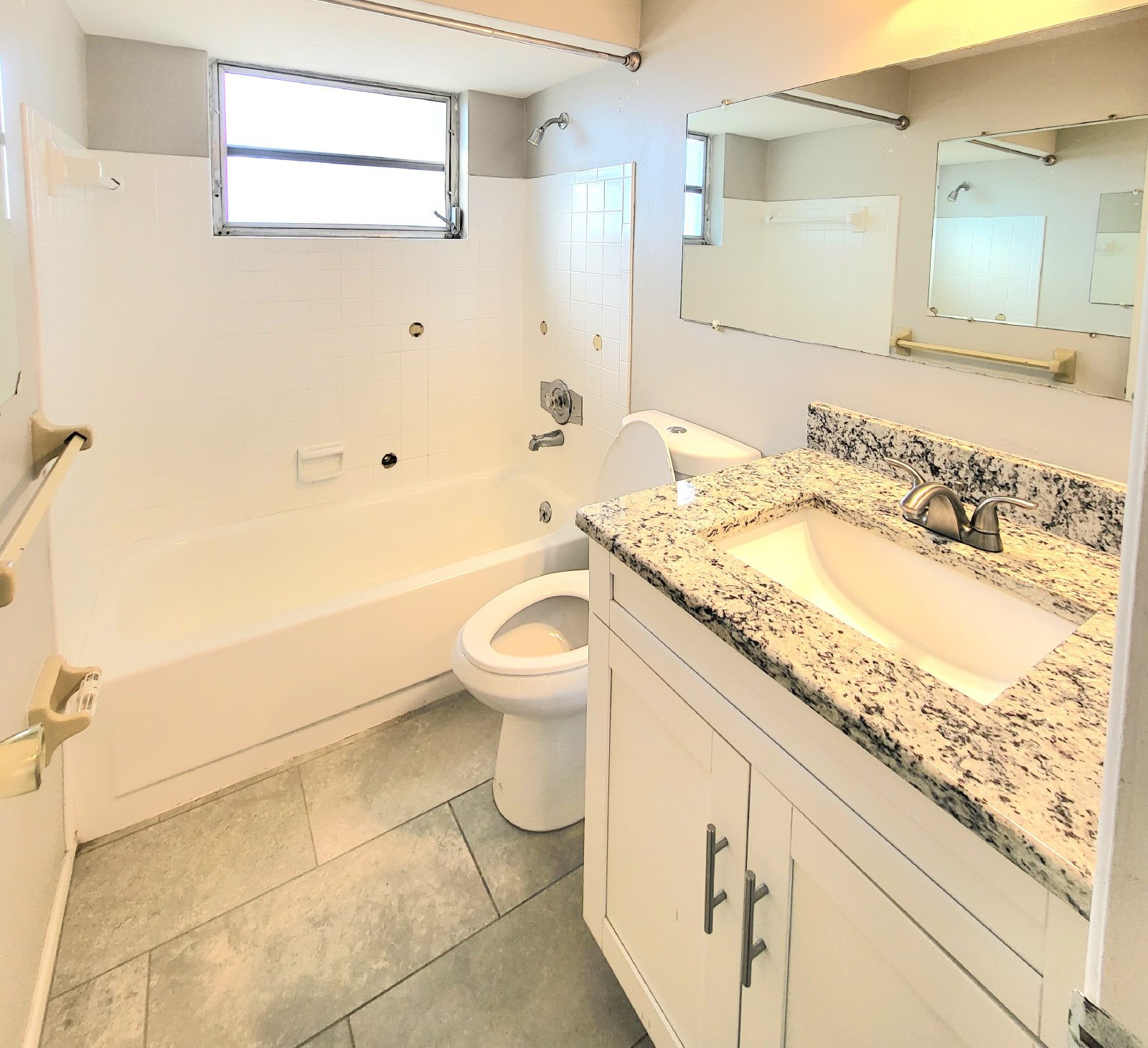 Newly Renovated Beautiful 2/2/1. property image