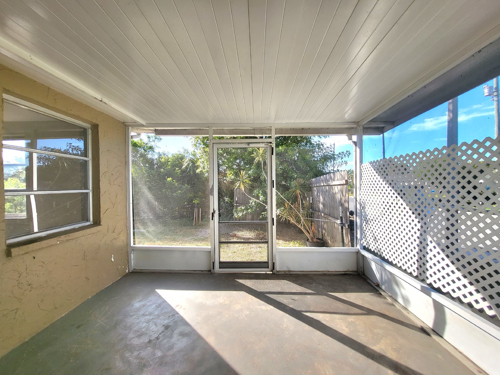 Newly Renovated Beautiful 2/2/1. property image