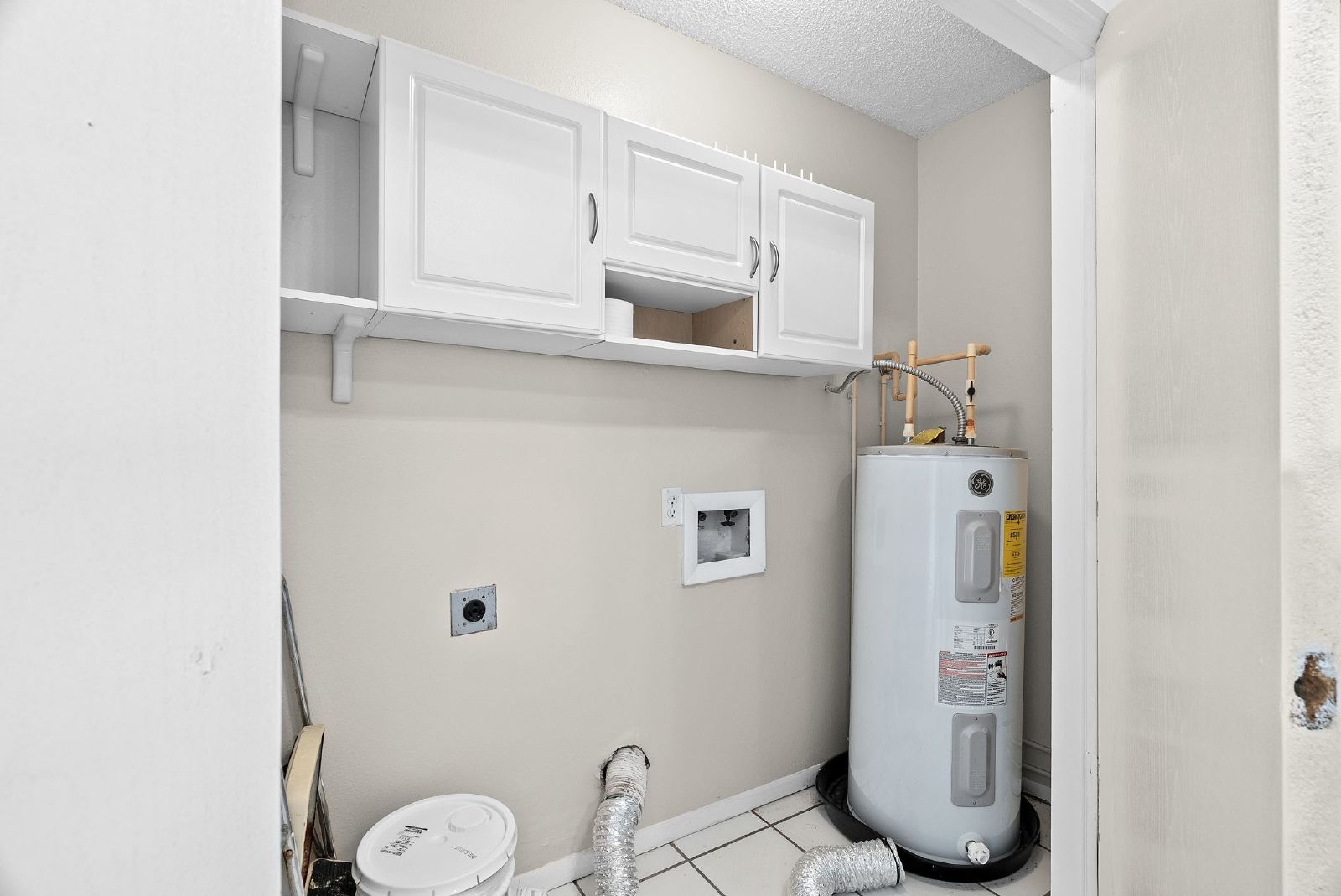 FIRST TIME RENTAL 3 BED 2.5 BATH TOWNHOUSE!!! property image