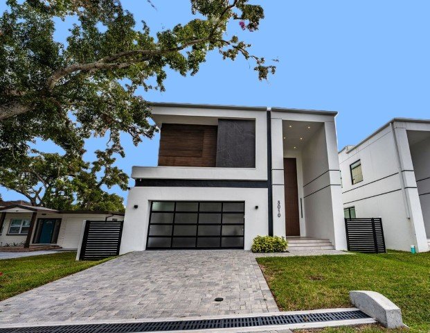 New Built Beauty In South Tampa-Four Bed, Four And A Half Bath property image
