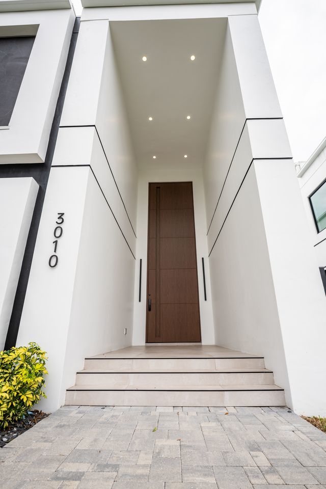 New Built Beauty In South Tampa-Four Bed, Four And A Half Bath property image