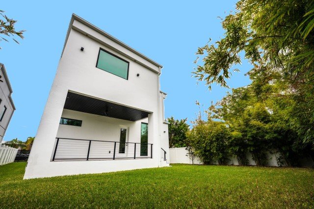 New Built Beauty In South Tampa-Four Bed, Four And A Half Bath property image