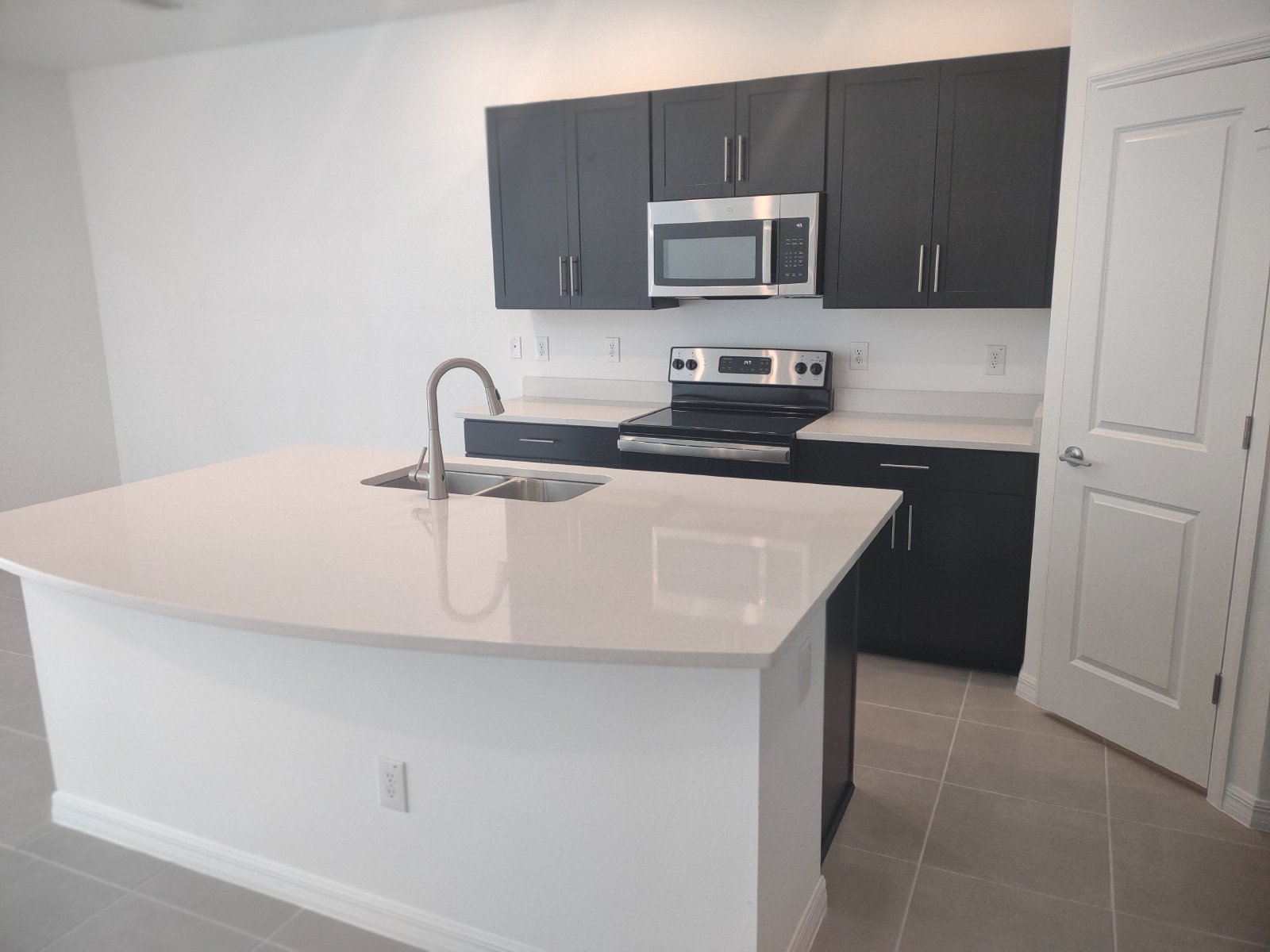 Brand New 3/3/1 Townhouse In River Landing property image