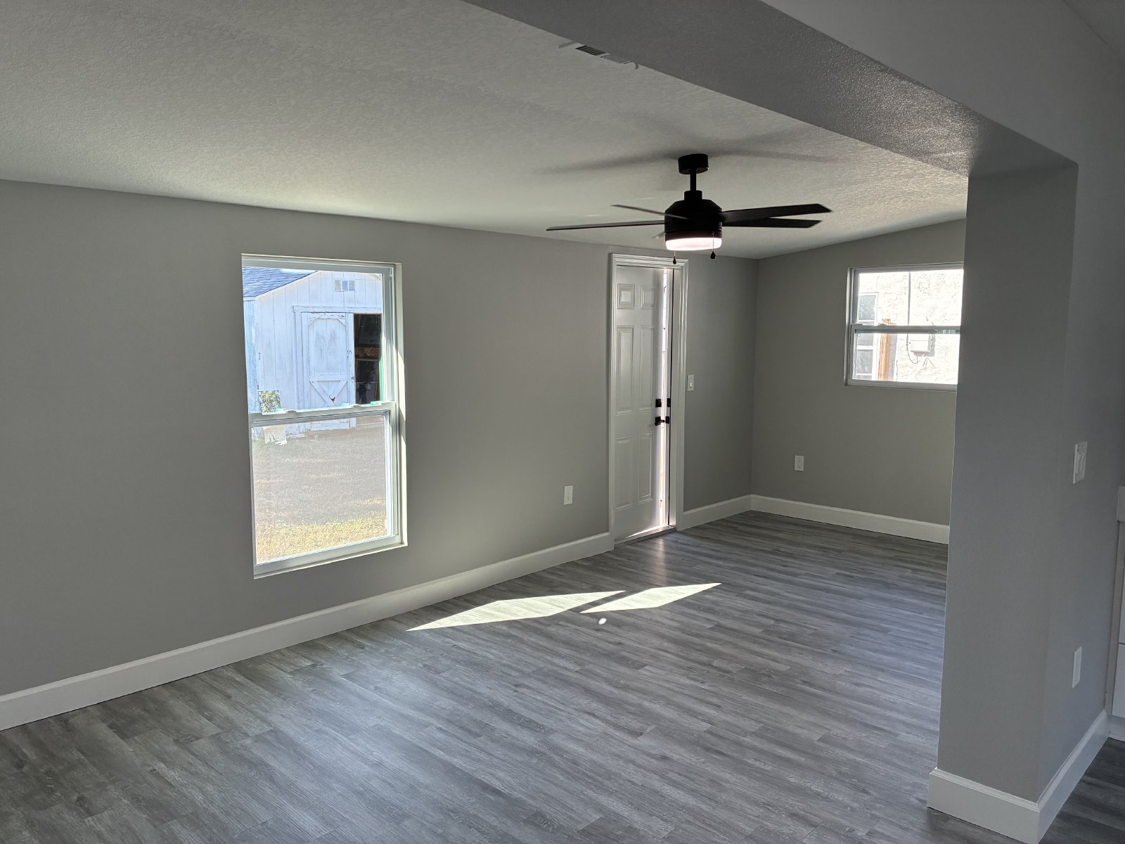 Completely Renovated 2/2 W/ Large Bonus Room And Garage property image