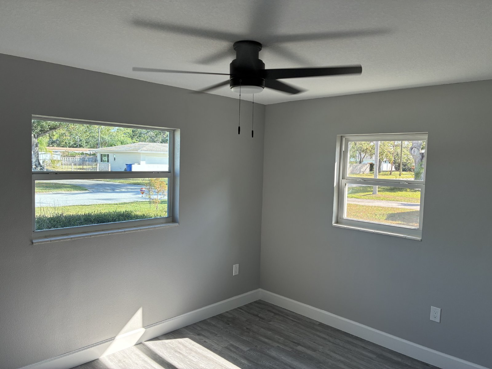 Completely Renovated 2/2 W/ Large Bonus Room And Garage property image