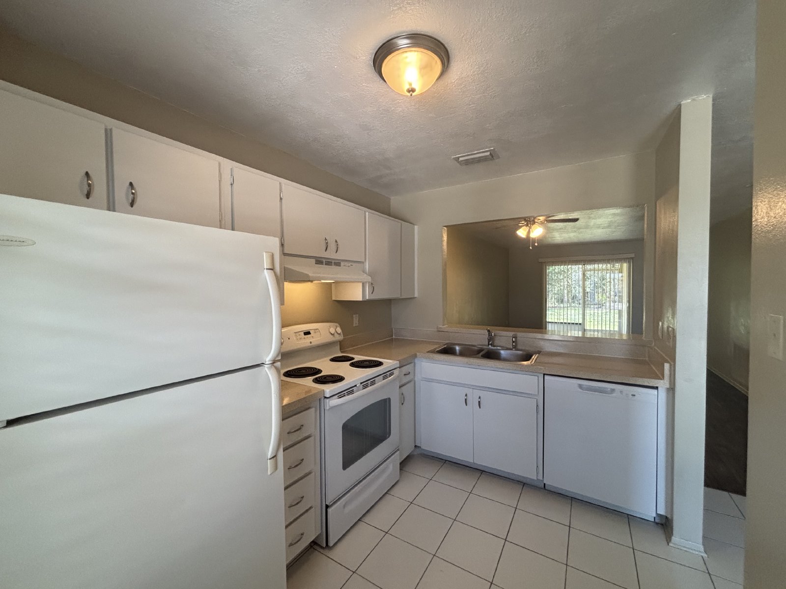 Beautiful Renovated 2/1 Villa property image