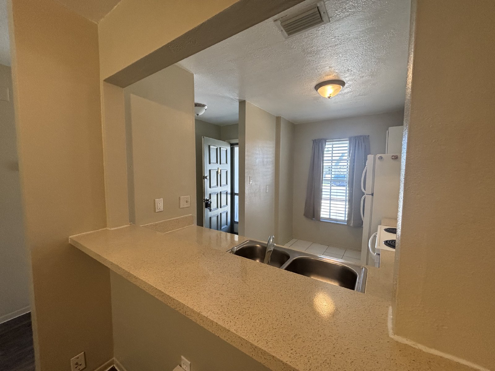 Beautiful Renovated 2/1 Villa property image